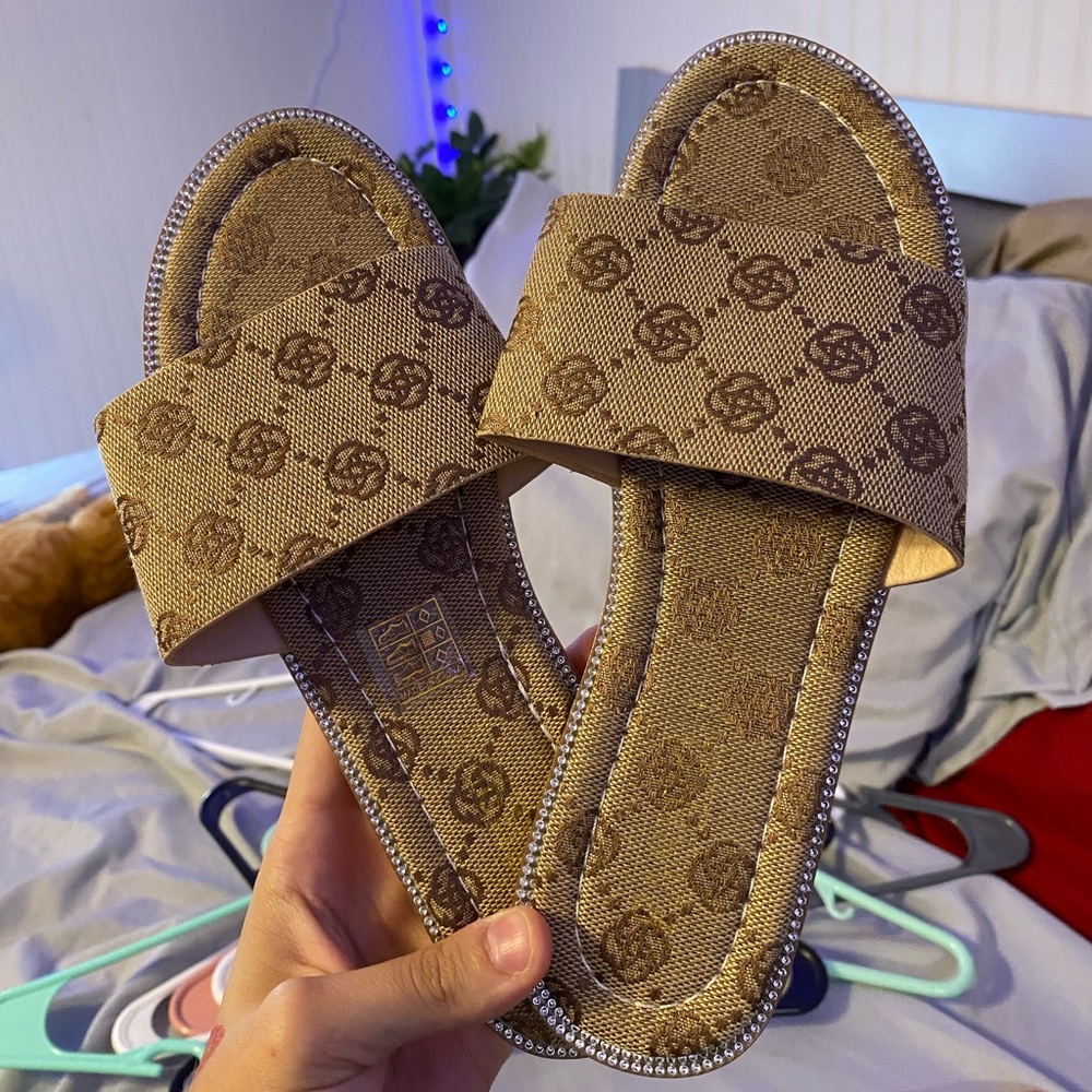 🪴2 for $10 sandals🪴